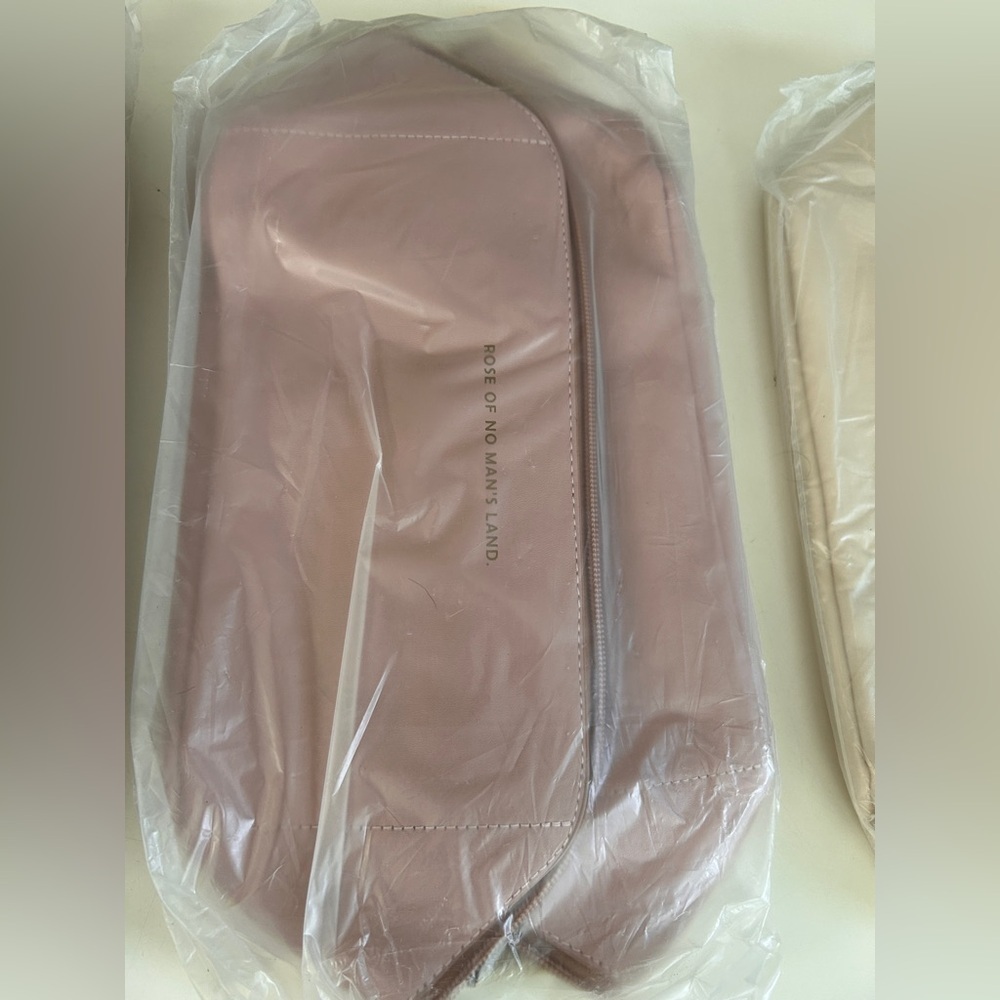 BNWT Rose of No Man’s Land Large Cosmetic Bag in 3 Different Colours - Picture 14 of 16